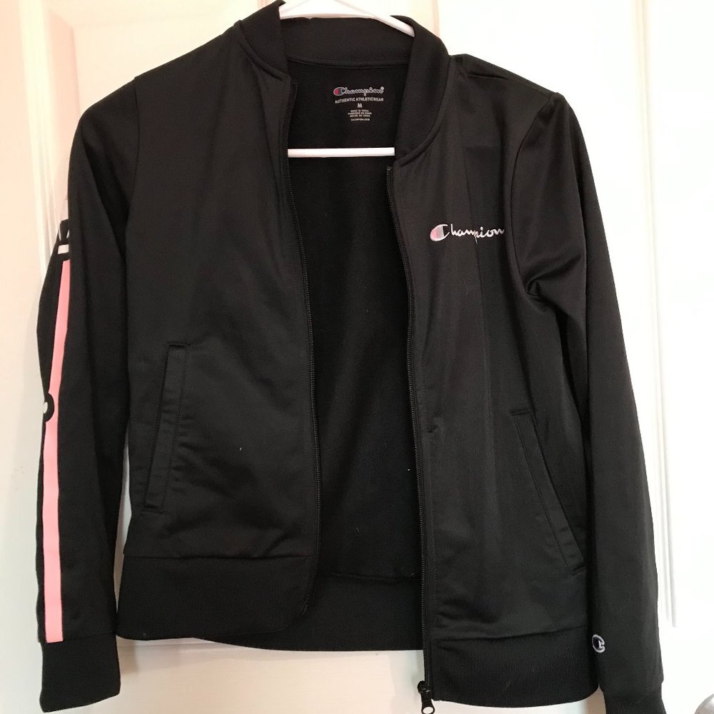 Champion black sweater Great Condition!